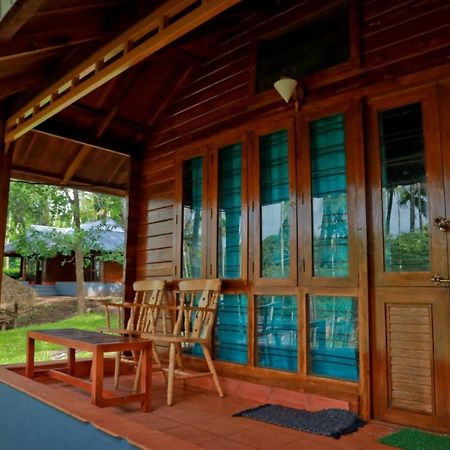 Royal Wooden Villa Mananthavady Bagian luar foto