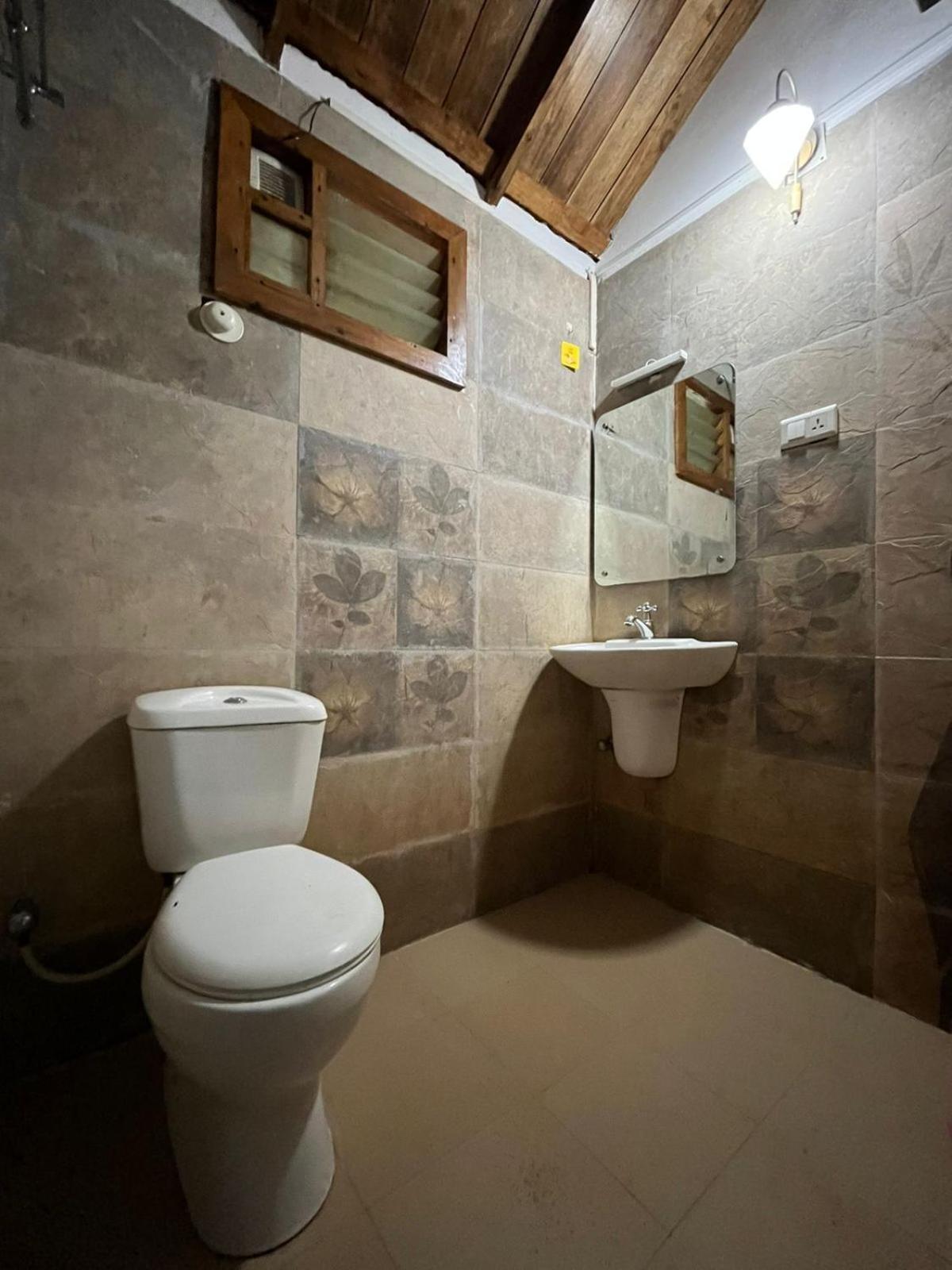 Royal Wooden Villa Mananthavady Bagian luar foto